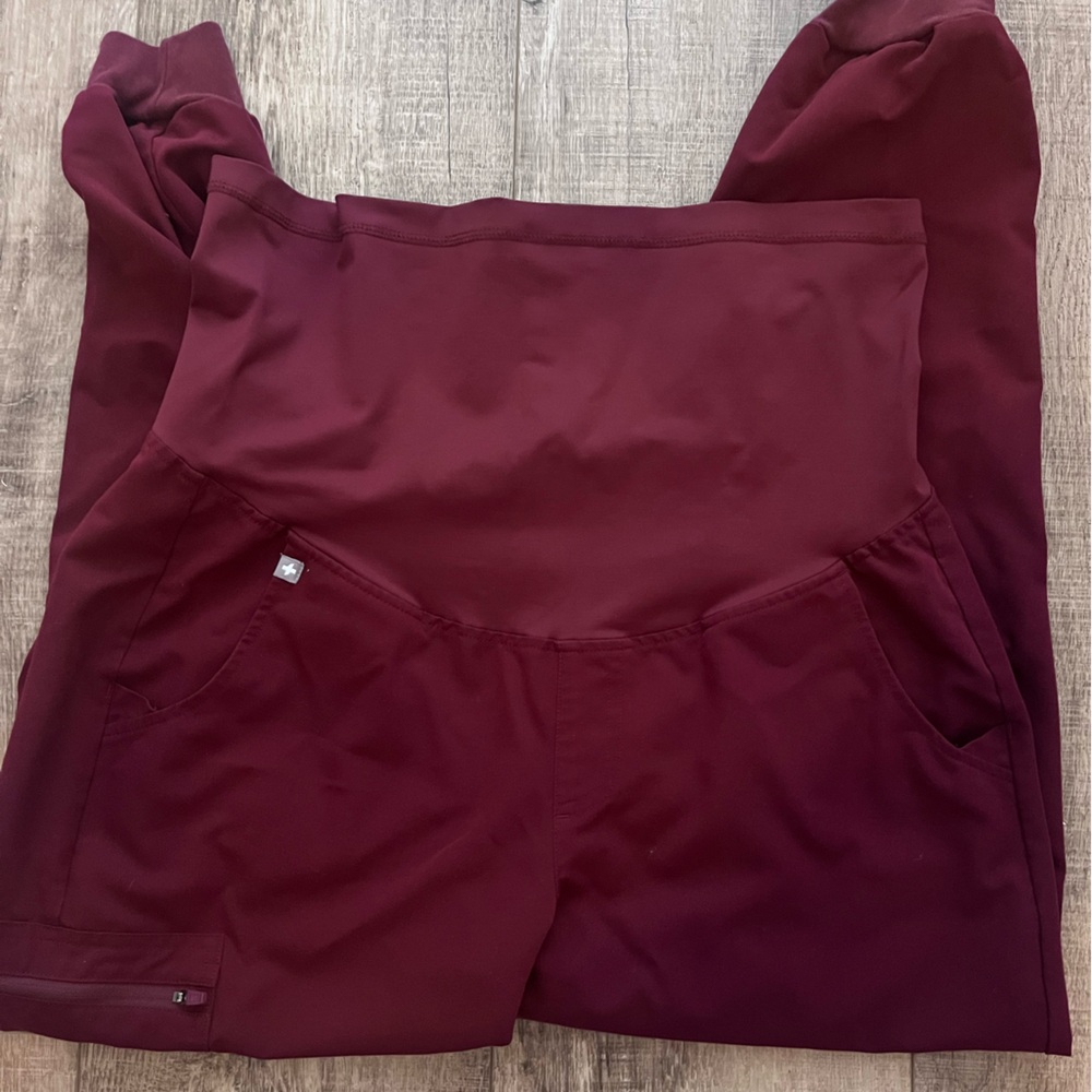 Figs maternity joggers